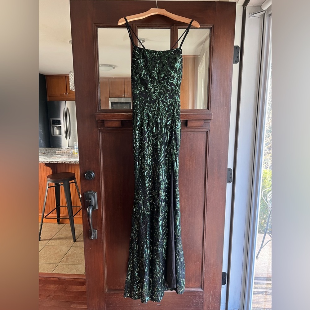 Emerald green and black sequence prom dress for sale!! Size: Small NEVER WORN!!